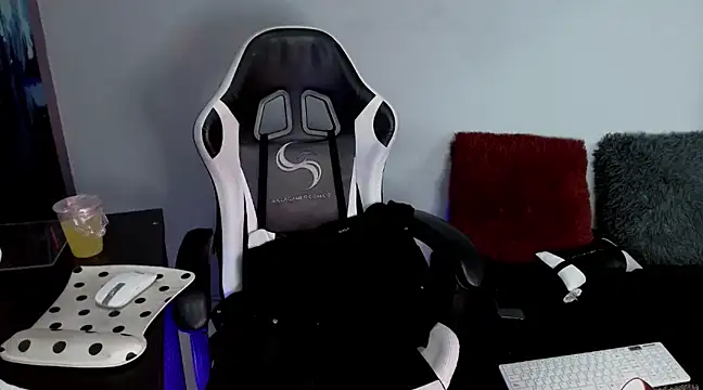 Snapshot of Ardat_Lili69 chatting on 11, 1, 2025 Ardat Lili69 online show from 11, 1, 2025