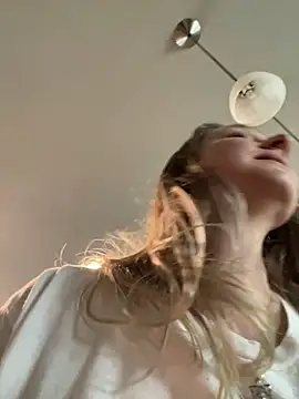 Snapshot of Vivian_MayXxX chatting on 7, 12, 2024 Vivian MayXxX online show from 7, 12, 2024