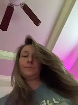 Snapshot of Vivian_MayXxX chatting on 23, 10, 2025 Vivian MayXxX online show from 23, 10, 2025