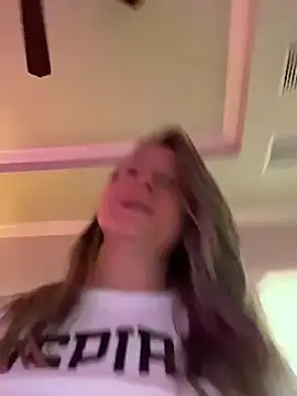 Snapshot of Vivian_MayXxX chatting on 31, 10, 2025 Vivian MayXxX online show from 31, 10, 2025