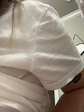 Snapshot of Vivian_MayXxX chatting on 19, 11, 2025 Vivian MayXxX online show from 19, 11, 2025