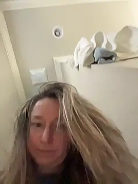 Snapshot of Vivian_MayXxX chatting on 23, 11, 2025 Vivian MayXxX online show from 23, 11, 2025