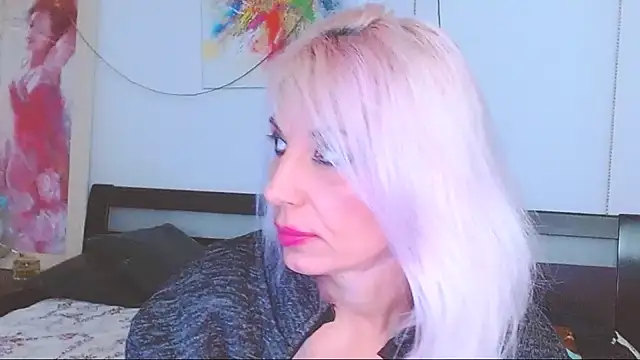 HoneyLara online show from 18, 2, 2025