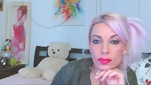 HoneyLara online show from 27, 10, 2025