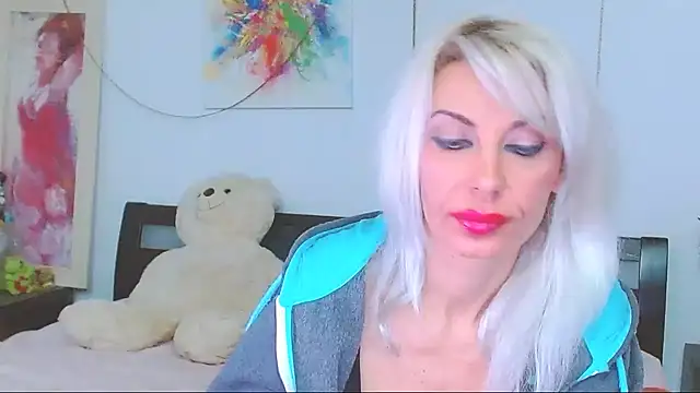 HoneyLara online show from 6, 1, 2026