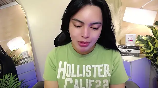 HotstuffCherrySummer online show from 12, 1, 2025