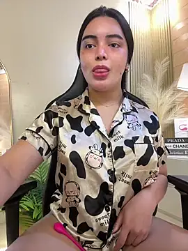 HotstuffCherrySummer online show from 17, 2, 2025