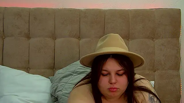 Snapshot of LillianKim chatting on 7, 3, 2025 LillianKim online show from 7, 3, 2025