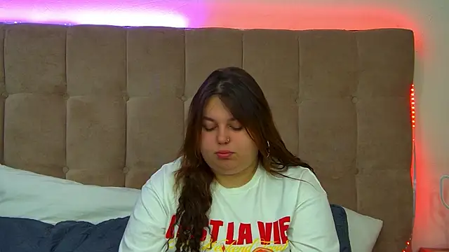 Snapshot of LillianKim chatting on 18, 9, 2025 LillianKim online show from 18, 9, 2025