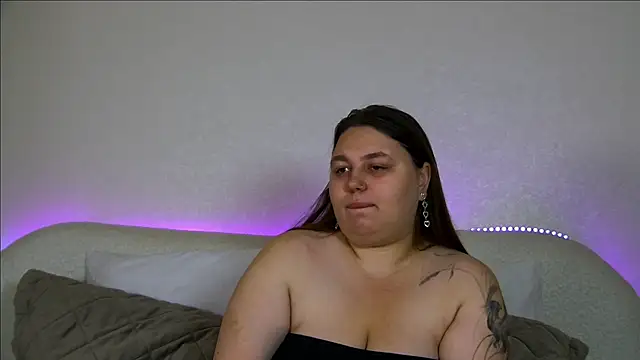 Snapshot of LillianKim chatting on 6, 10, 2025 LillianKim online show from 6, 10, 2025