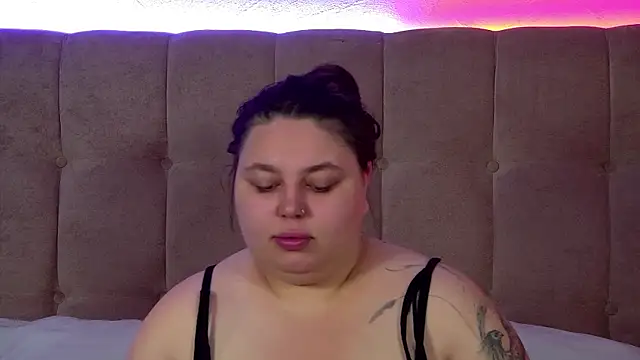 Snapshot of LillianKim chatting on 12, 10, 2025 LillianKim online show from 12, 10, 2025