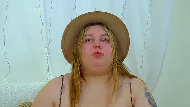 Snapshot of LillianKim chatting on 18, 2, 2026 LillianKim online show from 18, 2, 2026