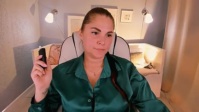 Ellis Foxy online show from 18, 12, 2024