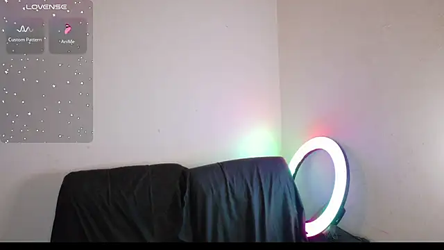 Snapshot of -Camila_ chatting on 28, 9, 2025 -Camila online show from 28, 9, 2025