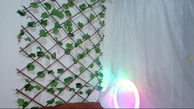 Snapshot of -Camila_ chatting on 30, 10, 2025 -Camila online show from 30, 10, 2025