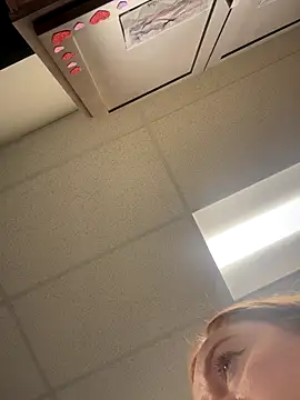 Snapshot of cinnatitties chatting on 23, 10, 2025 cinnatitties online show from 23, 10, 2025