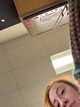 Snapshot of cinnatitties chatting on 31, 10, 2025 cinnatitties online show from 31, 10, 2025