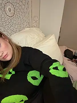 Snapshot of cinnatitties chatting on 2, 11, 2025 cinnatitties online show from 2, 11, 2025