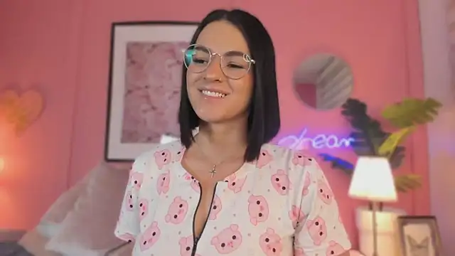 Snapshot of SoySaraa chatting on 6, 2, 2025 SoySaraa online show from 6, 2, 2025