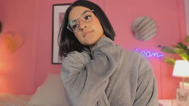 Snapshot of SoySaraa chatting on 21, 3, 2025 SoySaraa online show from 21, 3, 2025