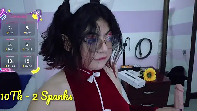 Snapshot of Catwhite_ chatting on 28, 11, 2025 Catwhite online show from 28, 11, 2025