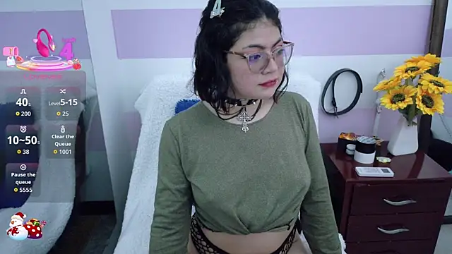 Snapshot of Catwhite_ chatting on 3, 12, 2025 Catwhite online show from 3, 12, 2025