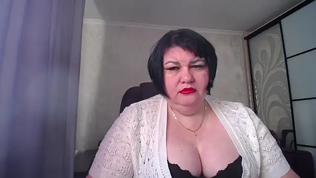 Snapshot of JuicyLady_Di chatting on 27, 2, 2025 JuicyLady Di online show from 27, 2, 2025