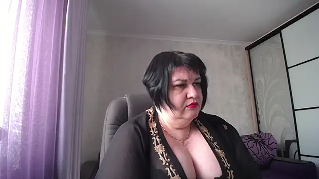 Snapshot of JuicyLady_Di chatting on 1, 3, 2025 JuicyLady Di online show from 1, 3, 2025