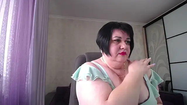 Snapshot of JuicyLady_Di chatting on 3, 3, 2025 JuicyLady Di online show from 3, 3, 2025