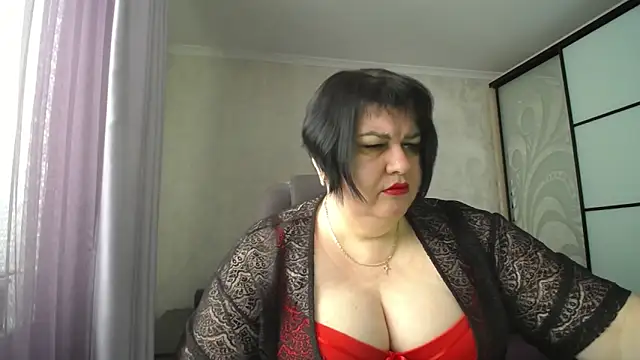 Snapshot of JuicyLady_Di chatting on 8, 3, 2025 JuicyLady Di online show from 8, 3, 2025