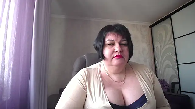 Snapshot of JuicyLady_Di chatting on 9, 3, 2025 JuicyLady Di online show from 9, 3, 2025