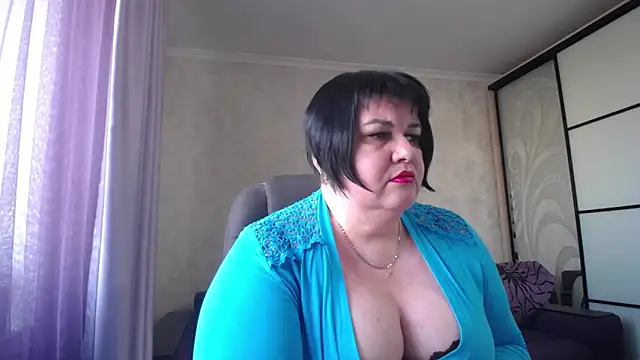 Snapshot of JuicyLady_Di chatting on 11, 3, 2025 JuicyLady Di online show from 11, 3, 2025