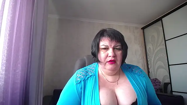 Snapshot of JuicyLady_Di chatting on 23, 3, 2025 JuicyLady Di online show from 23, 3, 2025