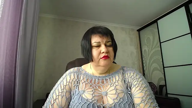 Snapshot of JuicyLady_Di chatting on 22, 9, 2025 JuicyLady Di online show from 22, 9, 2025