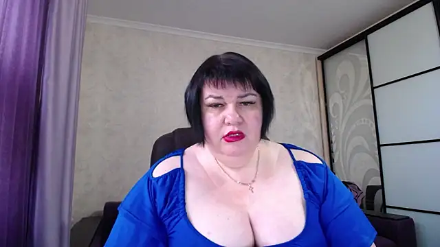 Snapshot of JuicyLady_Di chatting on 16, 10, 2025 JuicyLady Di online show from 16, 10, 2025