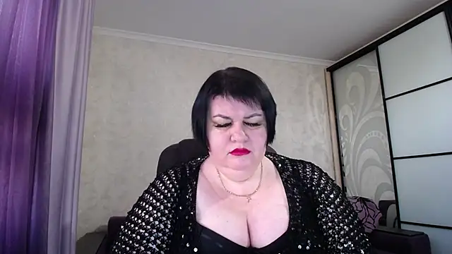 Snapshot of JuicyLady_Di chatting on 26, 10, 2025 JuicyLady Di online show from 26, 10, 2025