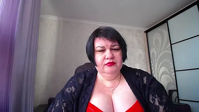 Snapshot of JuicyLady_Di chatting on 3, 11, 2025 JuicyLady Di online show from 3, 11, 2025