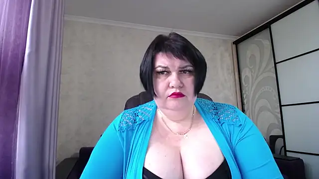 Snapshot of JuicyLady_Di chatting on 5, 11, 2025 JuicyLady Di online show from 5, 11, 2025