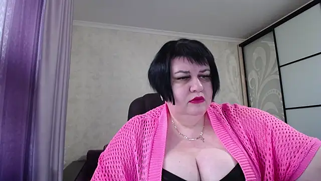 Snapshot of JuicyLady_Di chatting on 18, 11, 2025 JuicyLady Di online show from 18, 11, 2025