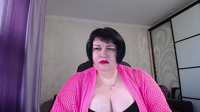 Snapshot of JuicyLady_Di chatting on 30, 11, 2025 JuicyLady Di online show from 30, 11, 2025