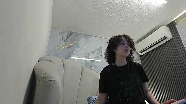 Katemoss70 online show from 2, 3, 2025