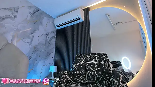 Katemoss70 online show from 16, 3, 2025