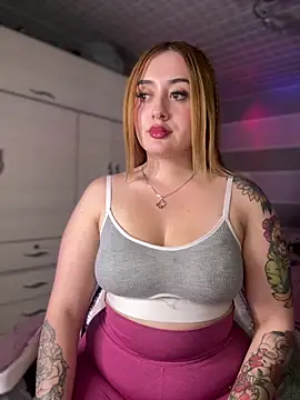 Snapshot of Sam_Thompsoon_ chatting on 9, 10, 2025 Sam Thompsoon online show from 9, 10, 2025