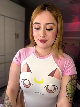 Snapshot of Sam_Thompsoon_ chatting on 15, 10, 2025 Sam Thompsoon online show from 15, 10, 2025