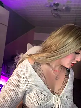 Snapshot of Sam_Thompsoon_ chatting on 6, 11, 2025 Sam Thompsoon online show from 6, 11, 2025