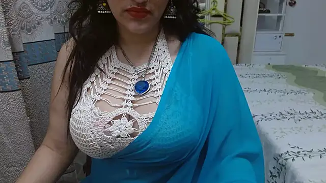 Snapshot of Lovelywife786 chatting on 15, 11, 2025 Lovelywife786 online show from 15, 11, 2025