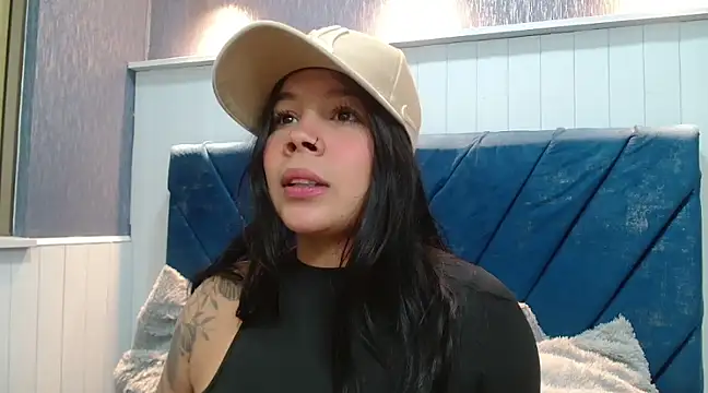 EmilyQueen3x online show from 20, 3, 2025