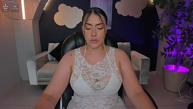 Snapshot of MartinnaBonnet chatting on 4, 2, 2025 MartinnaBonnet online show from 4, 2, 2025