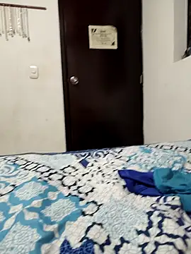 Snapshot of suarezbro chatting on 18, 3, 2026 suarezbro online show from 18, 3, 2026