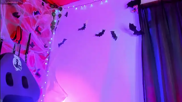 EmmaRusso online show from 21, 11, 2025